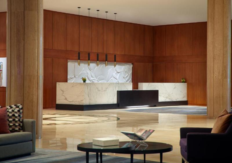 Front_Desk Omni Atlanta Hotel at CNN Center 2021
