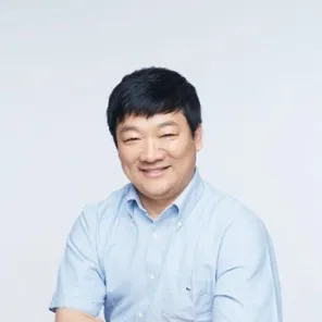 headshot of Wenyuan Shi