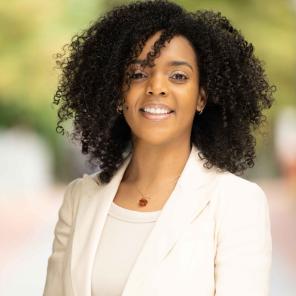 aleena defreitas headshot