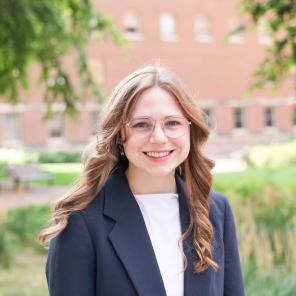 Lauren Kress Headshot